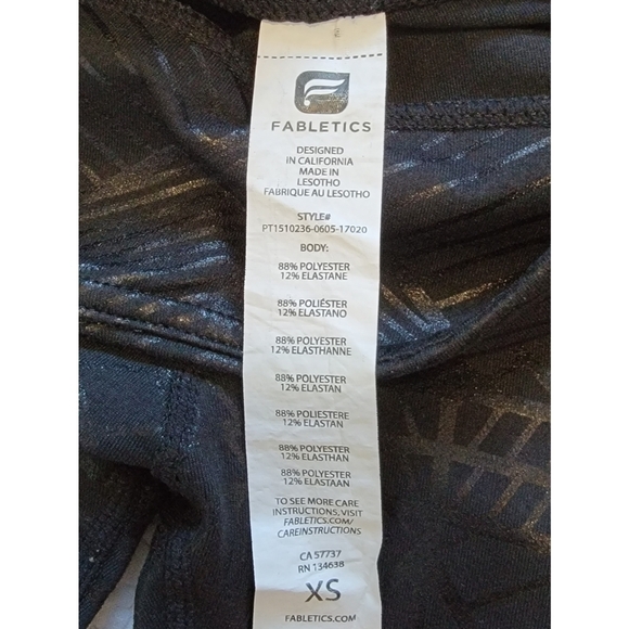 Fabletics Define Mid-Rise Capri - Picture 4 of 4